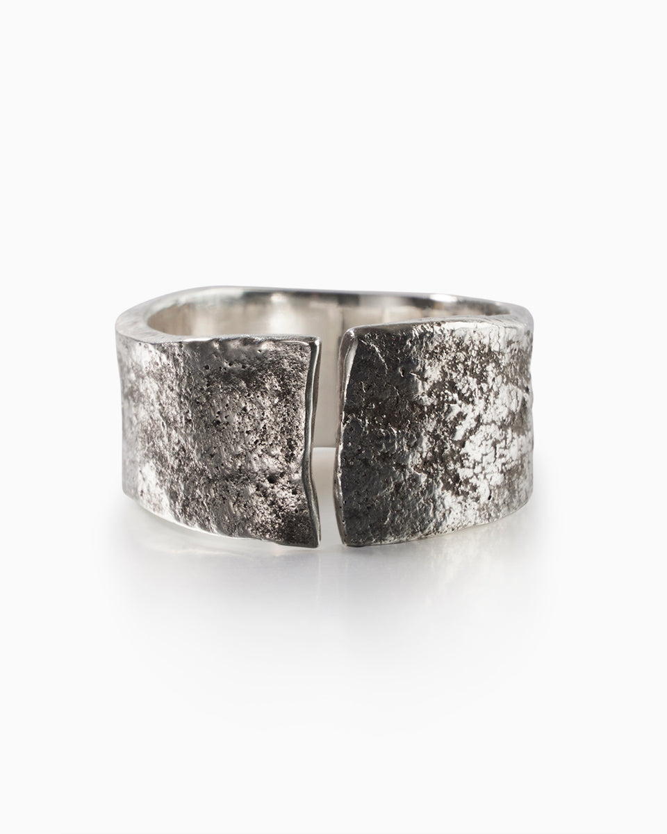 Kleaved Silver Band