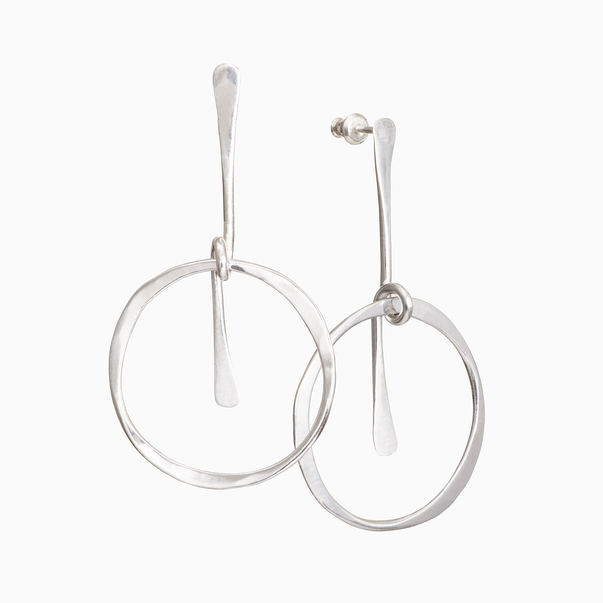 Single-Loop-Drop_Earings_1500x1500.jpg__PID:dc32ed6a-9372-4de4-b724-227b54455bc3